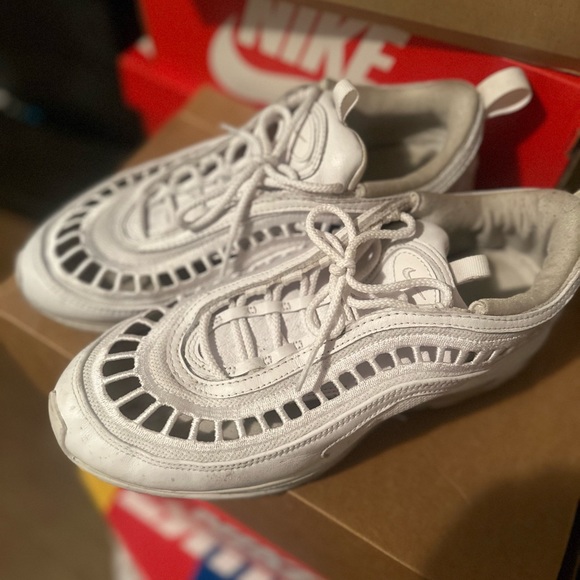 Nike - Picture 2 of 2